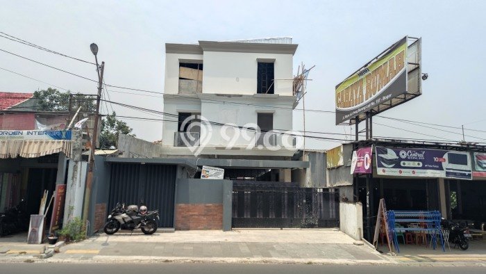 Hunian Elit LB 849m2 Siap Huni Desain Elegan di Sindang Barang, Bogor Hunian Elit LB 849m2 Siap Huni Desain Elegan di Sindang Barang, Bogor