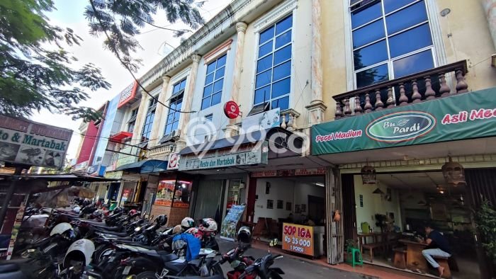 SEWA TERBAIK! Ruko Kawasan Pabaton, Luas 207m², Area Berkembang, Siap Pakai SEWA TERBAIK! Ruko Kawasan Pabaton, Luas 207m², Area Berkembang, Siap Pakai