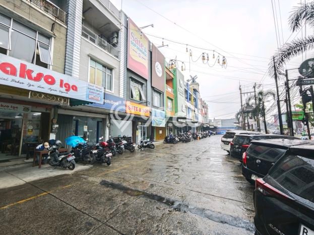 Ruko Dijual di Cibinong Bogor dengan LB 202m2 Ruko Dijual di Cibinong Bogor dengan LB 202m2