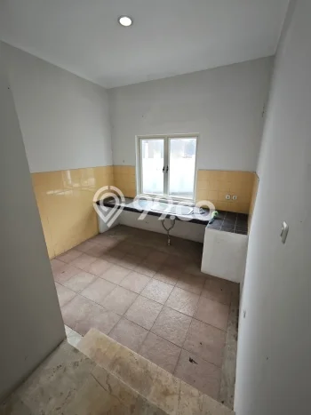 Dijual Rumah 4 Kamar Lokasi Ideal Bagus dan Strategis di Cibinong Dijual Rumah 4 Kamar Lokasi Ideal Bagus dan Strategis di Cibinong