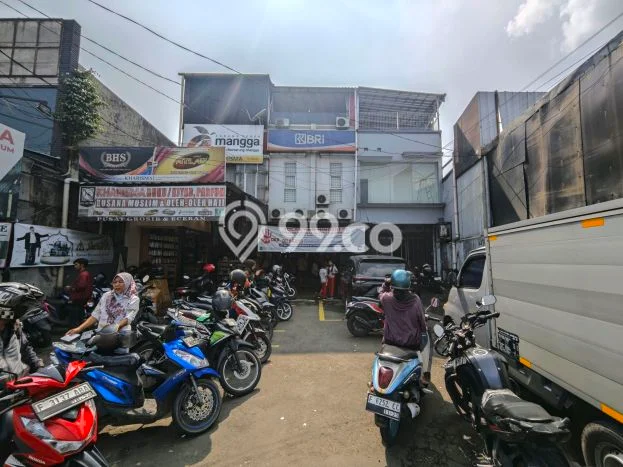 Disewakan Ruko di Kawasan Ramai Gunung Batu Luas 150m2 Disewakan Ruko di Kawasan Ramai Gunung Batu Luas 150m2