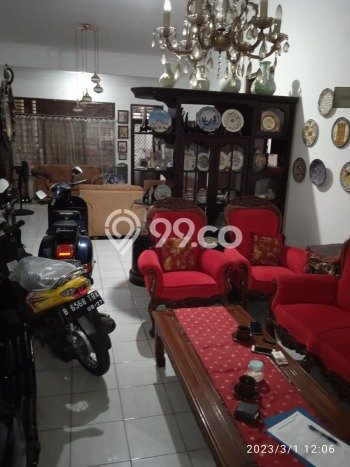 Siap Huni Hunian Elit 4 Kamar di Tebet Dekat ke Mana Saja Siap Huni Hunian Elit 4 Kamar di Tebet Dekat ke Mana Saja