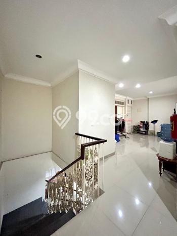 Siap Huni Rumah Mewah 7 Kamar di Tebet Dekat ke Mana Saja Siap Huni Rumah Mewah 7 Kamar di Tebet Dekat ke Mana Saja
