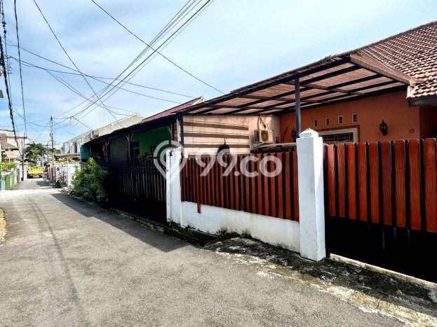 Rumah dengan Lokasi Strategis 2 KT di Tebet, Jakarta Selatan Rumah dengan Lokasi Strategis 2 KT di Tebet, Jakarta Selatan
