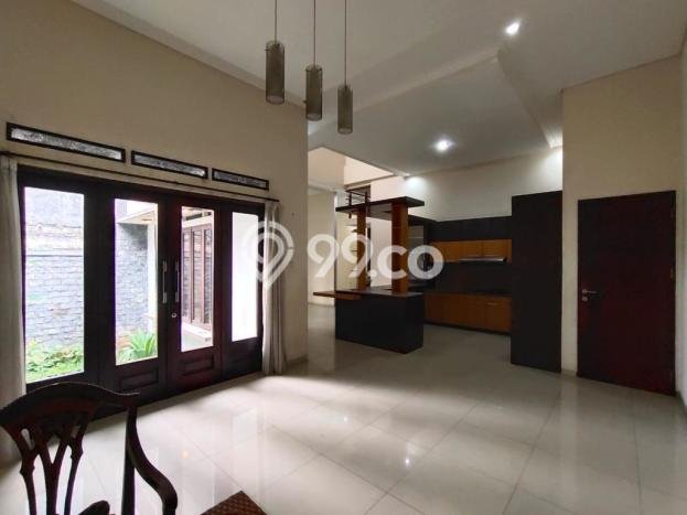 Rumah Mewah LB 270m2 Siap Huni Desain Elegan di Lebak Bulus, Jakarta Selatan Rumah Mewah LB 270m2 Siap Huni Desain Elegan di Lebak Bulus, Jakarta Selatan