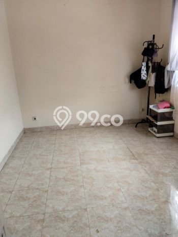 Dijual Hunian Rumah Terawat 4 KT di Raffles Hills, Jakarta Timur Dijual Hunian Rumah Terawat 4 KT di Raffles Hills, Jakarta Timur