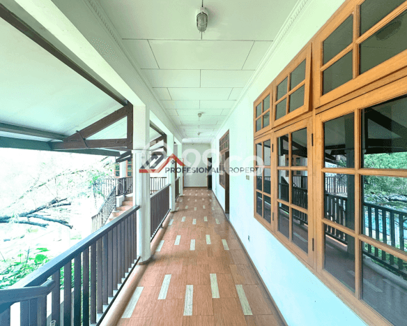 Rumah Elit Modern Tanpa Renovasi di Kemang Jakarta Selatan Rumah Elit Modern Tanpa Renovasi di Kemang Jakarta Selatan