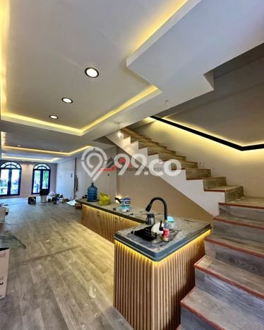 FOR SALE! Ruko di Kebayoran Baru Jakarta Selatan, LT 100m2, LB 185m2 FOR SALE! Ruko di Kebayoran Baru Jakarta Selatan, LT 100m2, LB 185m2
