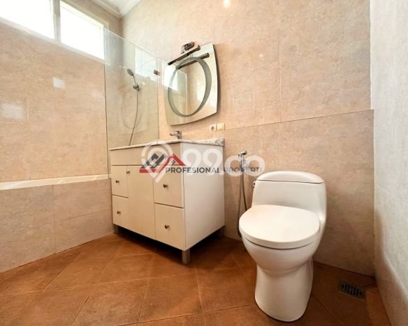 Siap Huni Hunian Elit 4 Kamar di Cilandak Dekat ke Mana Pun Siap Huni Hunian Elit 4 Kamar di Cilandak Dekat ke Mana Pun