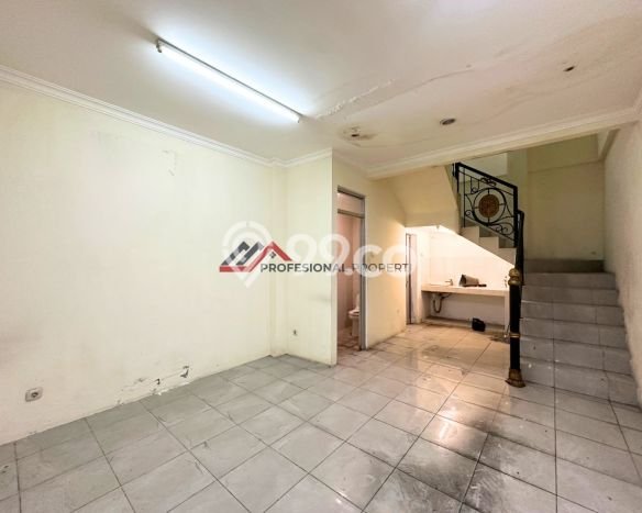 Ruko Disewakan Kawasan Kebayoran Baru, Luas 592m2m², Lokasi Bisnis, Akses Strategis Ruko Disewakan Kawasan Kebayoran Baru, Luas 592m2m², Lokasi Bisnis, Akses Strategis