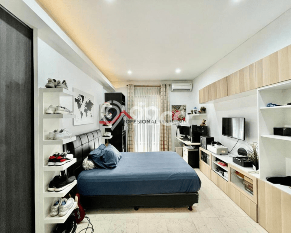 Jual Rumah Luas Elegan Dengan View Eksklusif di Kemang, Jakarta Selatan Jual Rumah Luas Elegan Dengan View Eksklusif di Kemang, Jakarta Selatan