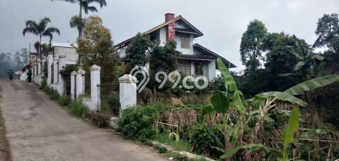 Rumah Terawat di Ciwidey, Bandung, LT 2900m², Luas Bangunan 350m² Rumah Terawat di Ciwidey, Bandung, LT 2900m², Luas Bangunan 350m²