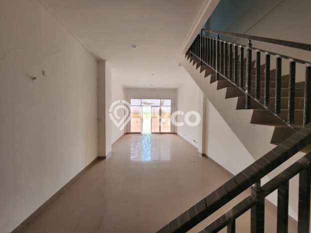 Ruko Premium di , Luas 202m2m², Area Niaga Ruko Premium di , Luas 202m2m², Area Niaga