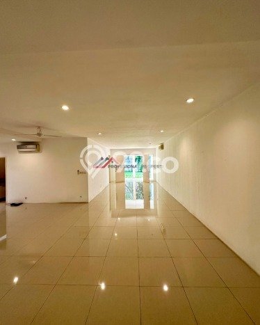 Ready to Use! Luxury House LT 1180m2 Desain Elegan di Kemang Ready to Use! Luxury House LT 1180m2 Desain Elegan di Kemang