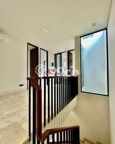 Hunian Mewah LB 289m2 Siap Huni Desain Elegan di Kemang, Jakarta Selatan Hunian Mewah LB 289m2 Siap Huni Desain Elegan di Kemang, Jakarta Selatan