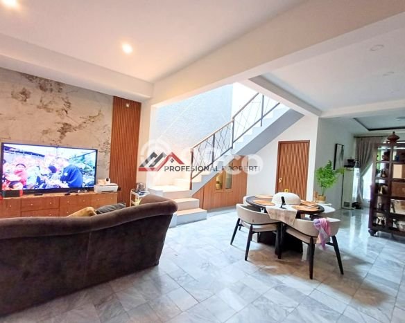 For Sale! Luxury House LT 180m2 Desain Modern di Lebak Bulus For Sale! Luxury House LT 180m2 Desain Modern di Lebak Bulus