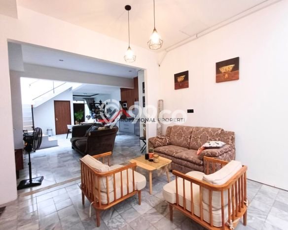 For Sale! Luxury House LT 180m2 Desain Modern di Lebak Bulus For Sale! Luxury House LT 180m2 Desain Modern di Lebak Bulus