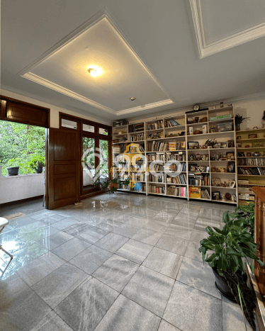 Ready to Use! Premium House LT 2593m2 Desain Modern di Kemang Ready to Use! Premium House LT 2593m2 Desain Modern di Kemang