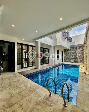 Rumah Mewah Dijual LT 250m2 di Kebayoran Baru, Jakarta Selatan Rumah Mewah Dijual LT 250m2 di Kebayoran Baru, Jakarta Selatan