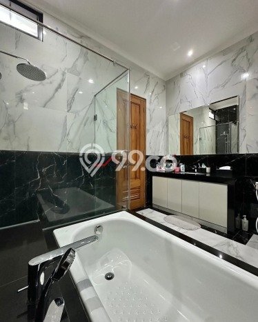 Hunian Elit LB 380m2 Siap Pakai Desain Elegan di Lebak Bulus, Jakarta Selatan Hunian Elit LB 380m2 Siap Pakai Desain Elegan di Lebak Bulus, Jakarta Selatan