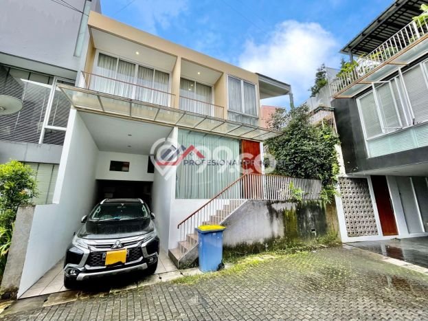 Rumah Luxury Modern Tanpa Renovasi di Kemang Jakarta Selatan Rumah Luxury Modern Tanpa Renovasi di Kemang Jakarta Selatan