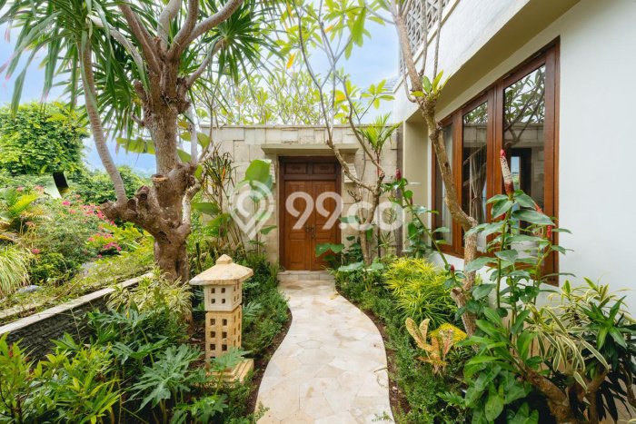 DIJUAL! Vila Kawasan , Luas 210m2m², Dekat Mudah Pusat Kota DIJUAL! Vila Kawasan , Luas 210m2m², Dekat Mudah Pusat Kota