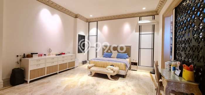 For Sale! Luxury House LT 800m2 Desain Elegan di Pantai Indah Kapuk For Sale! Luxury House LT 800m2 Desain Elegan di Pantai Indah Kapuk
