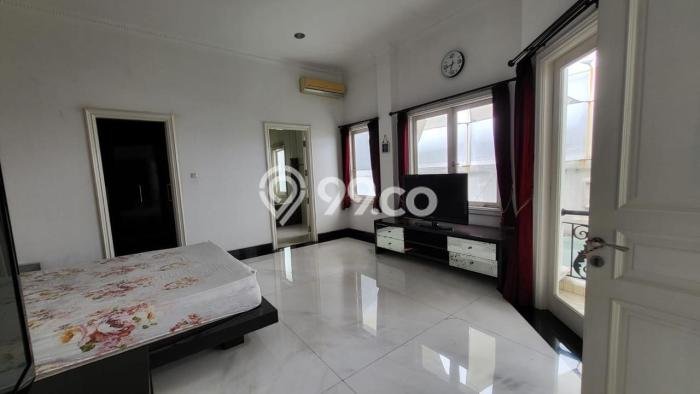 Rumah Luxury Modern Tanpa Renovasi di Pantai Indah Kapuk Jakarta Utara Rumah Luxury Modern Tanpa Renovasi di Pantai Indah Kapuk Jakarta Utara
