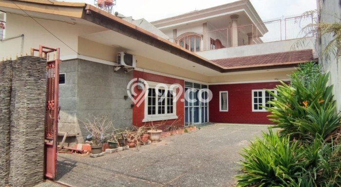 Rumah Elit Modern Tanpa Renovasi di Pulomas Jakarta Timur Rumah Elit Modern Tanpa Renovasi di Pulomas Jakarta Timur