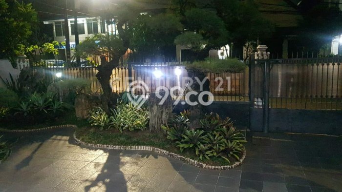 Rumah Luxury Modern Tanpa Renovasi di Kramat Jakarta Pusat Rumah Luxury Modern Tanpa Renovasi di Kramat Jakarta Pusat