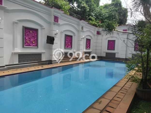 Ready to Use! Luxury House LT 515m2 Desain Modern di Kemang Ready to Use! Luxury House LT 515m2 Desain Modern di Kemang