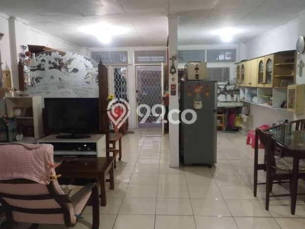 Rumah Modern Cantik 4 KT Bisa Langsung Pindah di Kelapa Gading Rumah Modern Cantik 4 KT Bisa Langsung Pindah di Kelapa Gading