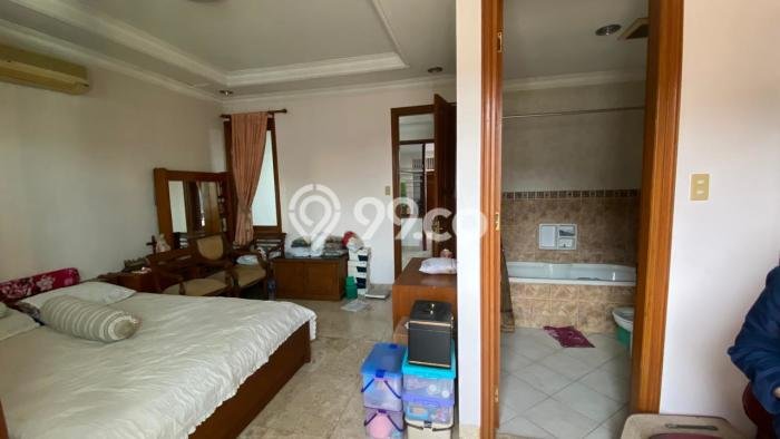 Siap Huni Rumah Mewah 6 Kamar di Kelapa Gading Dekat ke Mana Pun Siap Huni Rumah Mewah 6 Kamar di Kelapa Gading Dekat ke Mana Pun