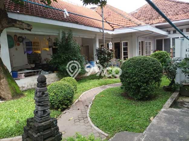 Ready to Use! Luxury House LT 685m2 Desain Elegan di Surabaya Kota Ready to Use! Luxury House LT 685m2 Desain Elegan di Surabaya Kota