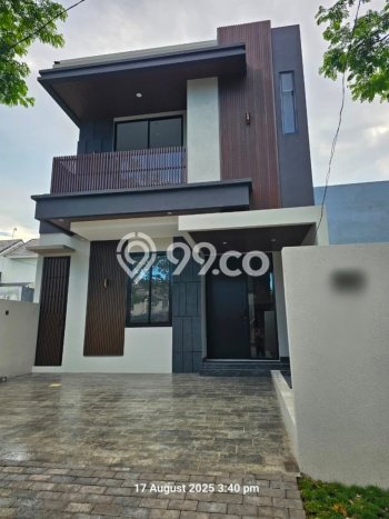 Rumah Mewah LB 205m2 Siap Huni Desain Elegan di Surabaya Kota, Surabaya Rumah Mewah LB 205m2 Siap Huni Desain Elegan di Surabaya Kota, Surabaya