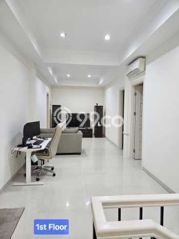Rumah Elit LB 190m2 Siap Pakai Desain Elegan di Gading Serpong The Spring, Tangerang Rumah Elit LB 190m2 Siap Pakai Desain Elegan di Gading Serpong The Spring, Tangerang