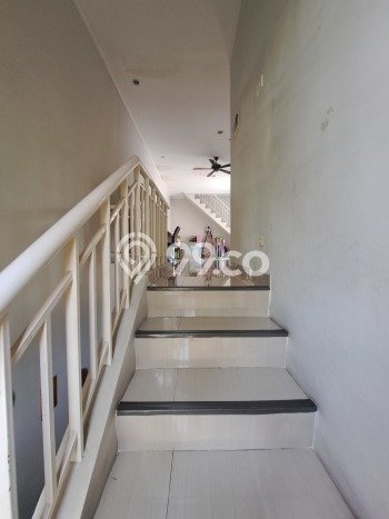 Rumah Mewah Dijual LT 112m2 di BSD, Tangerang Selatan Rumah Mewah Dijual LT 112m2 di BSD, Tangerang Selatan