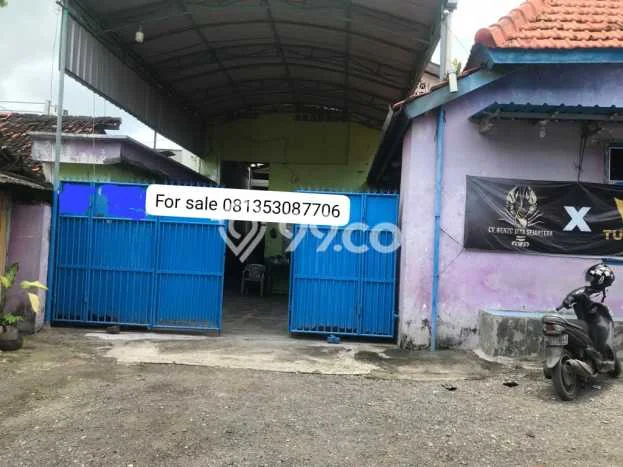 INVESTASI CERDAS! Gudang di Muncar, Luas 700m2m², Akses Mainroad INVESTASI CERDAS! Gudang di Muncar, Luas 700m2m², Akses Mainroad