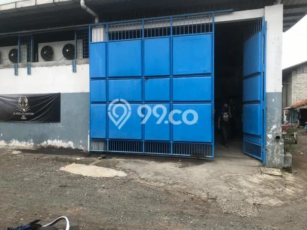 INVESTASI CERDAS! Gudang di Muncar, Luas 700m2m², Akses Mainroad INVESTASI CERDAS! Gudang di Muncar, Luas 700m2m², Akses Mainroad