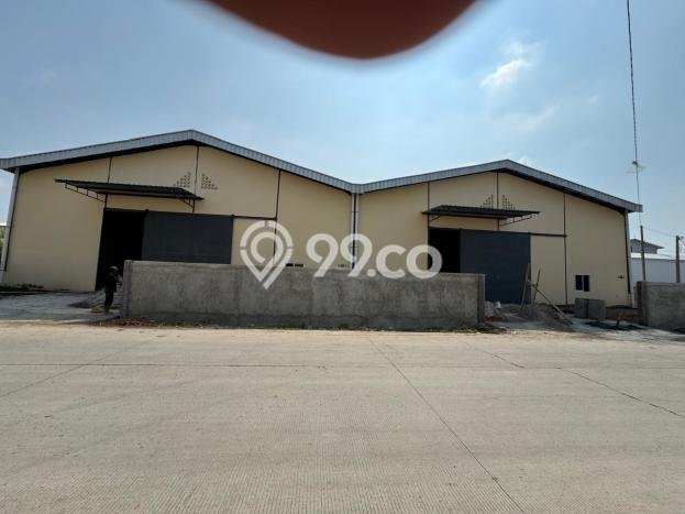 LOKASI TERBAIK! Gudang di Pakuhaji, Luas 1636m², Jalan Strategis LOKASI TERBAIK! Gudang di Pakuhaji, Luas 1636m², Jalan Strategis