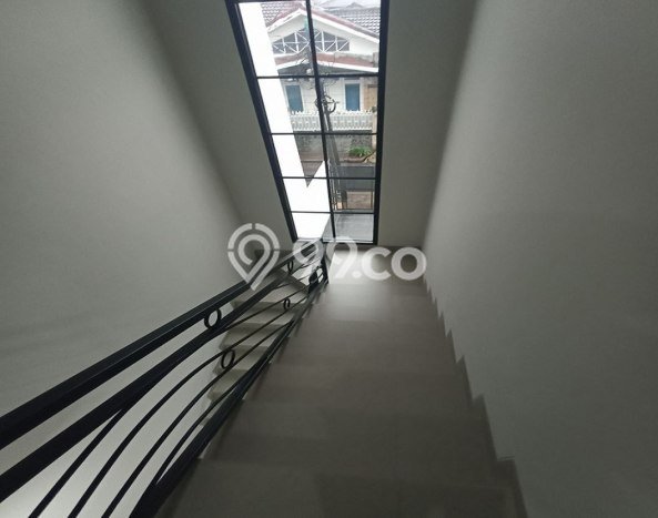Rumah Strategis Minimalis Lb 130m2 di Cinere, Depok Rumah Strategis Minimalis Lb 130m2 di Cinere, Depok