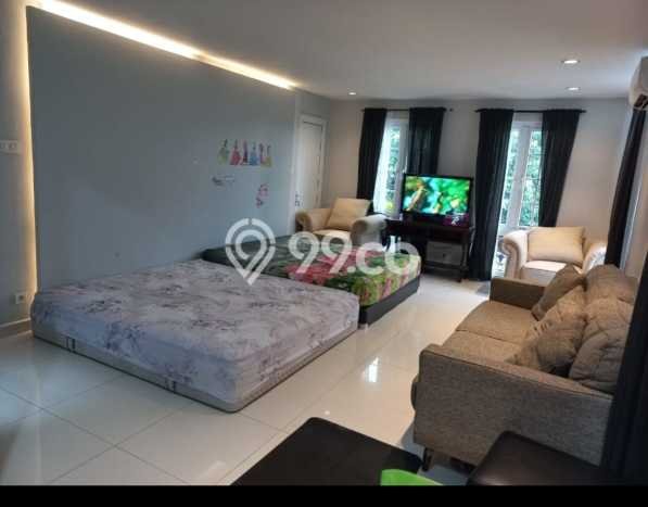 Ready to Use! Luxury House LT 134m2 Desain Elegan di Pejaten Ready to Use! Luxury House LT 134m2 Desain Elegan di Pejaten