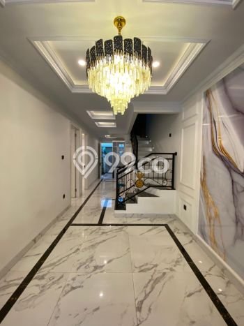 Rumah Luxury Modern Tanpa Renovasi di Cipedak Jakarta Selatan Rumah Luxury Modern Tanpa Renovasi di Cipedak Jakarta Selatan