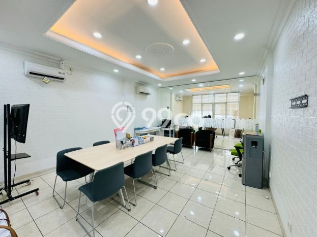 Ruko Dijual di Jakarta Selatan LT 63m2 & LB 238m2 Lokasi Terbaik! Ruko Dijual di Jakarta Selatan LT 63m2 & LB 238m2 Lokasi Terbaik!