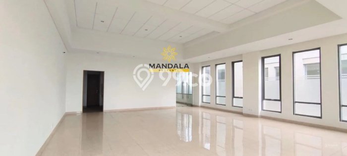 Disewakan Ruko di Kawasan Ramai BSD City Luas 652m2 Disewakan Ruko di Kawasan Ramai BSD City Luas 652m2