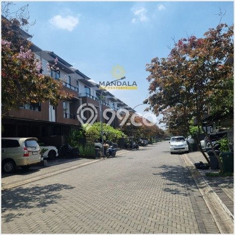 Rumah Eksklusif Siap Huni LT 136m2 di BSD, Tangerang Selatan Rumah Eksklusif Siap Huni LT 136m2 di BSD, Tangerang Selatan