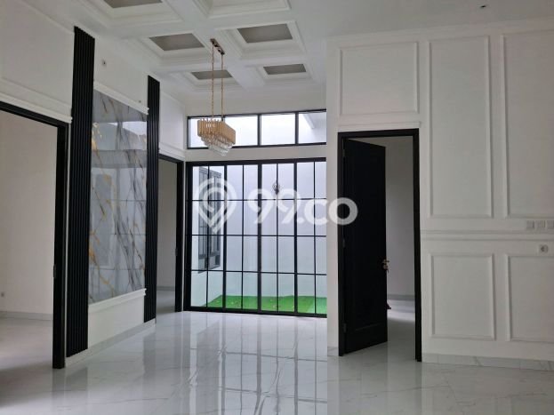 HARGA TERBAIK! Rumah Premium area BSD, LT 183m² Bangunan 162m² HARGA TERBAIK! Rumah Premium area BSD, LT 183m² Bangunan 162m²