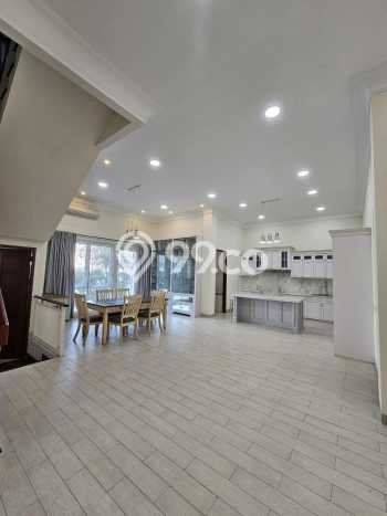 Rumah Nyaman 5 Kamar View Danau di BSD The Green, Tangerang Rumah Nyaman 5 Kamar View Danau di BSD The Green, Tangerang