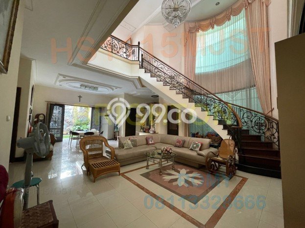 Rumah Mewah Akses Strategis di Surabaya Semi Furnished Rumah Mewah Akses Strategis di Surabaya Semi Furnished