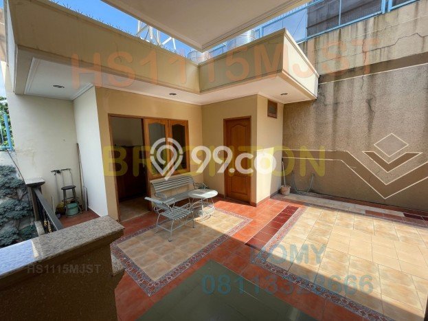 Rumah Mewah Akses Strategis di Surabaya Semi Furnished Rumah Mewah Akses Strategis di Surabaya Semi Furnished